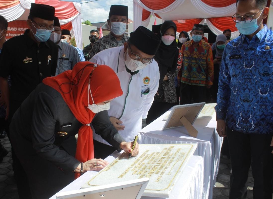 BUNDA EVA RESMIKAN BANGUNAN MASJID DAN PPM DI BAWAH BINAAN LDII BANDAR LAMPUNG