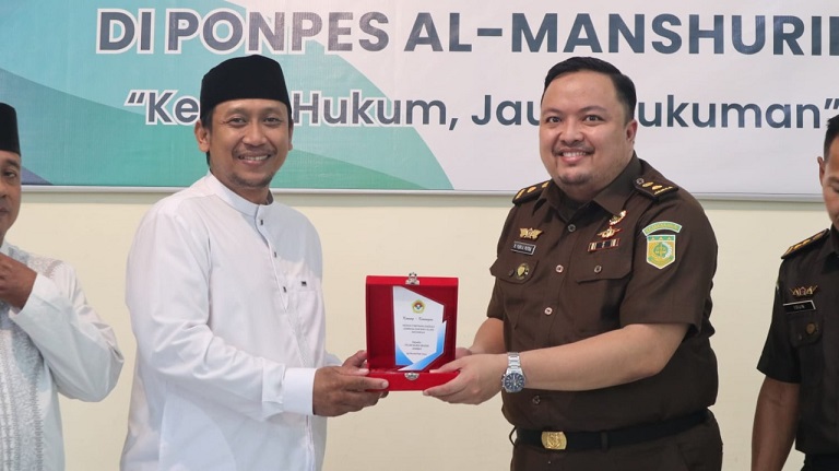 Kejari Jember Gelar Jaksa Masuk Pesantren di Ponpes Al Manshurin, LDII Beri Apresiasi