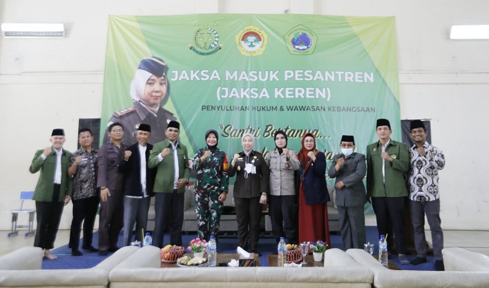 Gelar Penyuluhan Hukum, LDII dan Kejari Cimahi Komitmen Bentuk Santri Taat Hukum