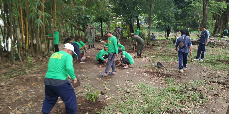 PC LDII Jebres Ikut Serta Penghijauan Taman Solo Safari