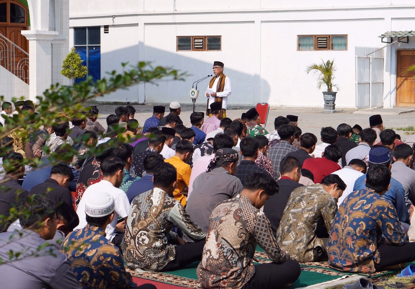 Kemarau Panjang Pesantren Millenium Alfiena Lengkong Menggelar Salat Istisqo