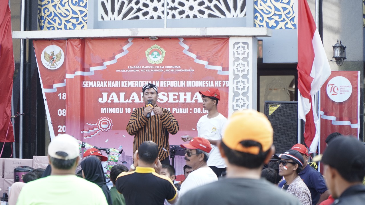 Ratusan Warga LDII PAC Burengan Meriahkan Jalan Sehat HUT ke-79 Kemerdekaan RI