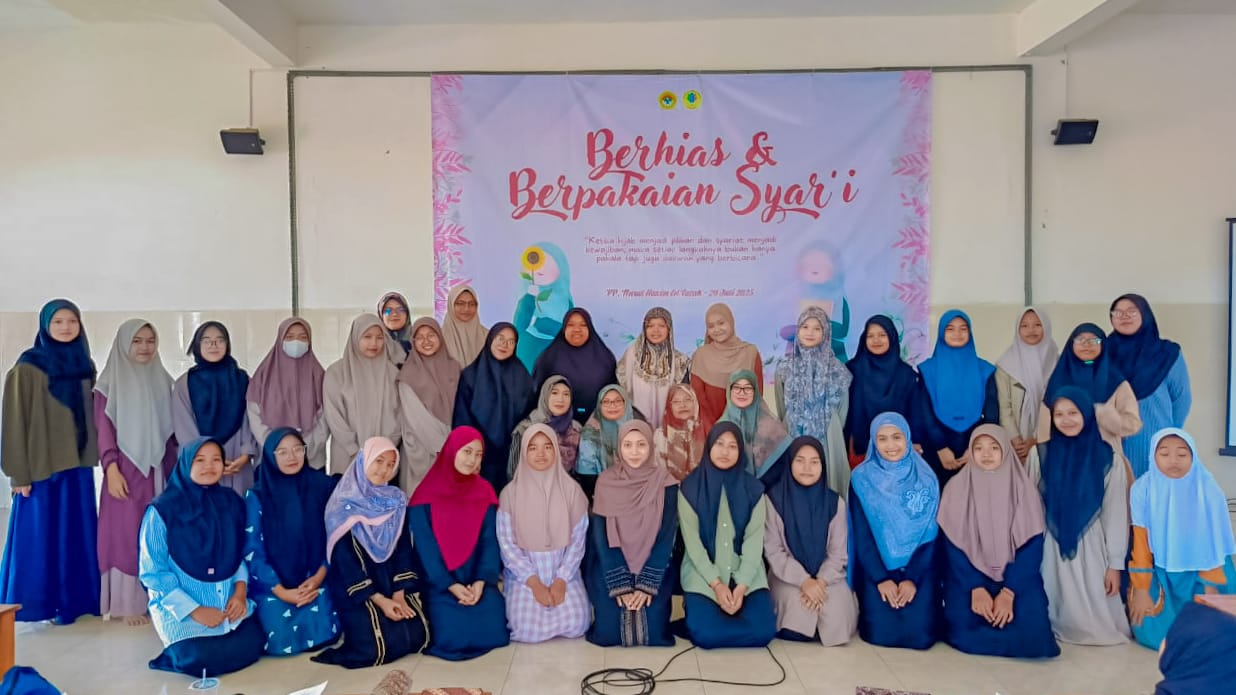 Workshop Keputrian: PC LDII Mojoroto Bekali Generus Putri Tata Cara Berhias dan Berpakaian Syar’i