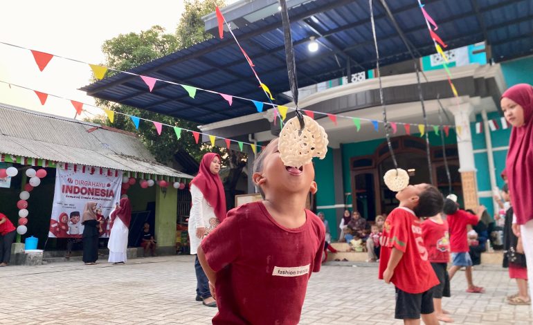 PAC LDII Ngletih menggelar berbagai macam perlombaan tradisional di pelataran Masjid Khoirul Huda (22/08).