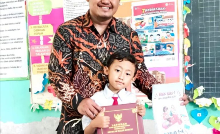 Sekretaris LDII Kota Kediri Tekankan Pentingnya Peran Ayah dalam Pengambilan Rapor