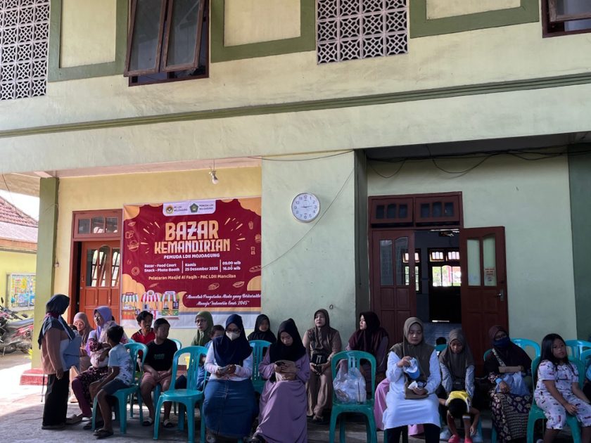 Cetak Wirausaha Muda, PC LDII Mojoagung Gelar Bazar Kemandirian