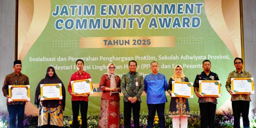 Pondok Pesantren Wali Barokah Kota Kediri meraih Penghargaan Eco Pesantren Tingkat Pratama dalam ajang Jatim Environment Community Award 2025 yang diselenggarakan oleh Dinas Lingkungan Hidup (DLH) Provinsi Jawa Timur