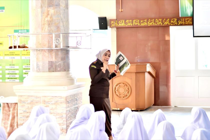 Cegah Kenakalan Remaja, Kejari Padang dan LDII Tanamkan Kesadaran Hukum di SMP Baiturrosyid