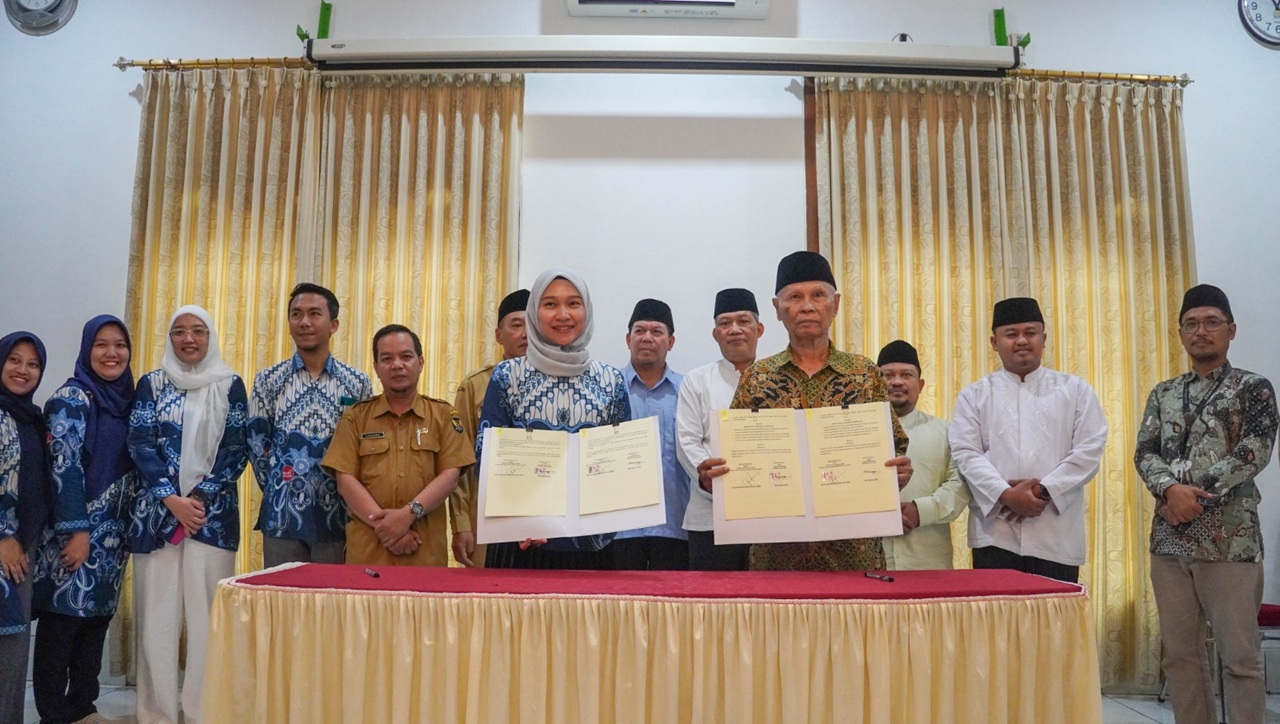 Ponpes Wali Barokah dan FKG IIK Bhakti Wiyata Sepakat Tandatangani MoU