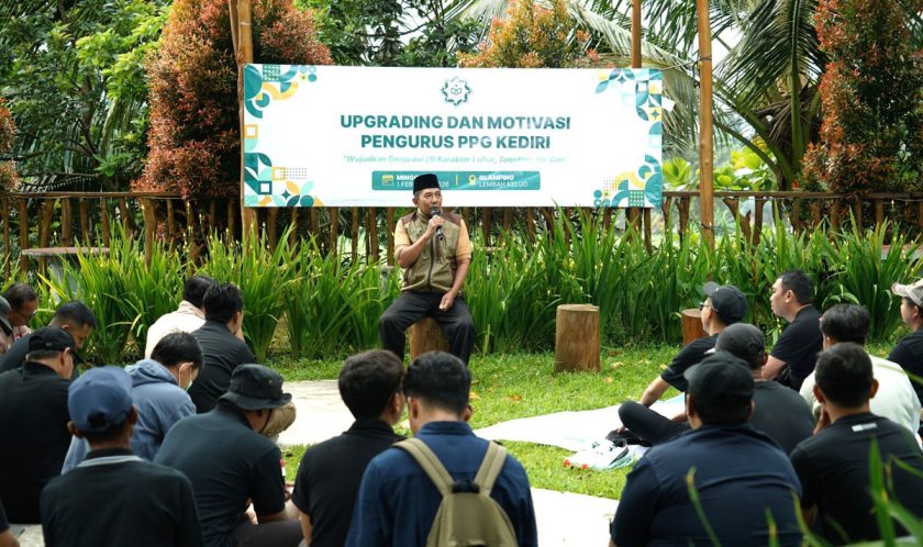 Wanhat (Dewan Penasihat) DPD LDII Kota Kediri, H. Agus Faishol dalam tausiyah acara Upgrading Pengurus PPG