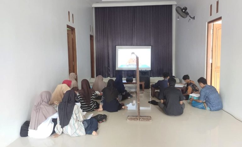 Generus PC LDII Gurah Ikuti Asrama Online Ponpes Wali Barokah, Perkuat Akidah Lewat Kajian Surat Hud