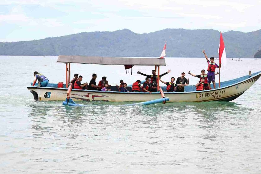 Pengurus Pemuda LDII Kota Kediri Gelar Keakraban dan Outbound di Pantai Pasir Putih Trenggalek
