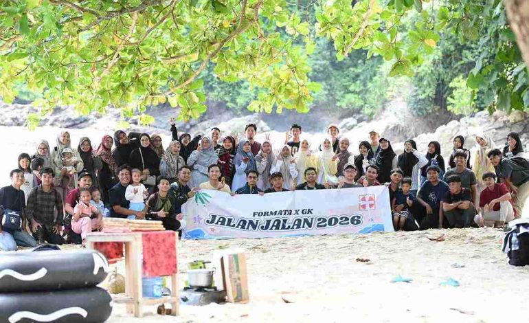 LDII Kota Kediri Perkuat Kekompakan Pengurus Pemuda Lewat Outbound di Pantai Pasir Putih