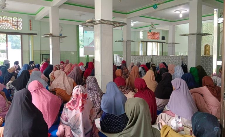 Suasana Pengajian Umum di Masjid Baitul Furqon, Desa Bangkok, Kecamatan Gurah, pada Minggu pagi (22/2)
