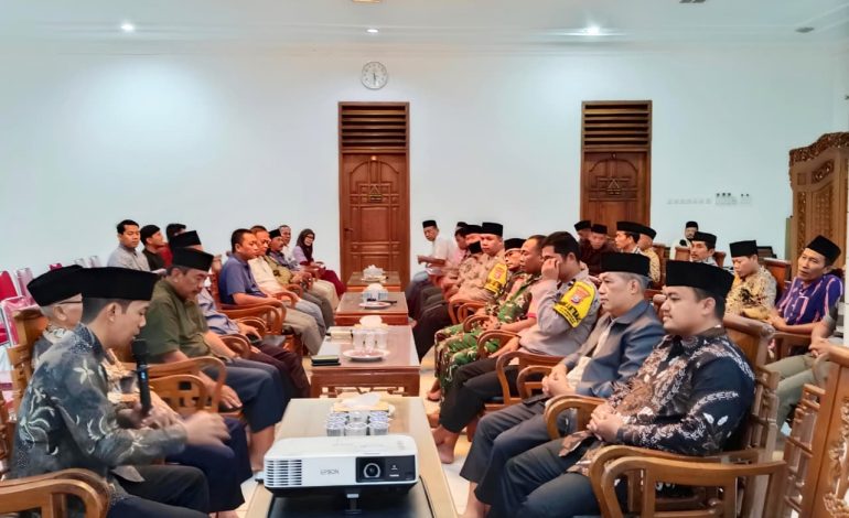 Gelar Rakor, Ponpes Wali Barokah Gandeng Tiga Pilar dan RT/RW Matangkan Persiapan Santunan Dhuafa