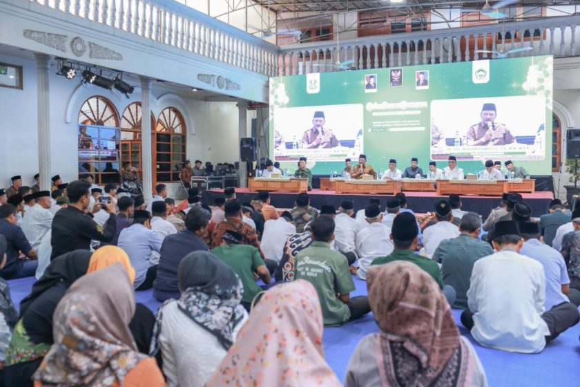 Ponpes Wali Barokah Kediri Hadiri Santunan Yatim di Ponpes Al Ubaidah Kertosono