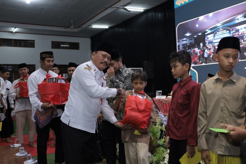 Mewakili Bupati, Asisten I Pemkab Jombang Sebut Kebersamaan di Ponpes Gadingmangu Modal Dasar Pembangunan