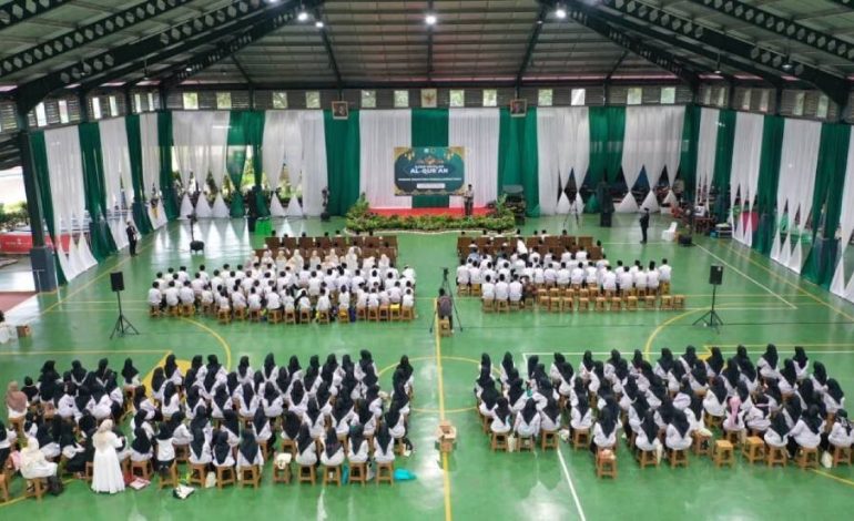 Pondok Pesantren (Ponpes) Minhaajurrosyidiin Jakarta kembali menggelar Ujian Hafalan Al Quran (UHQ). Foto: LINES.