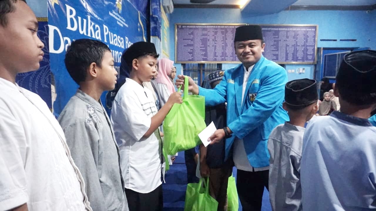 Sekretaris LDII Kota Kediri Pimpin Aksi Sosial KNPI, Santuni Puluhan Anak Yatim di Bulan Ramadan