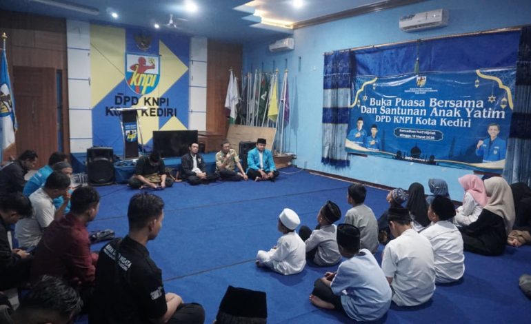 Pemuda LDII Kota Kediri Hadiri Aksi Sosial dan Bukber DPD KNPI