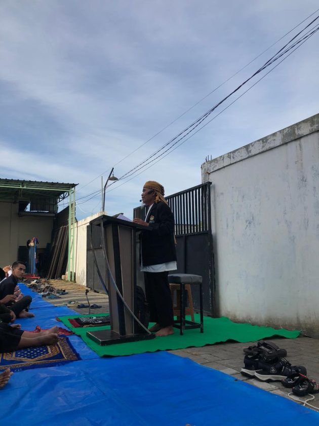 Warga LDII PAC Ngadirejo Gelar Salat Idul Fitri di Halaman Masjid Nasrulloh