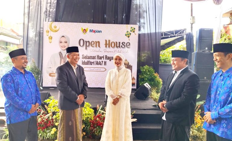 LDII Kota Kediri Bersama Ponpes Wali Barokah Silaturahim Lebaran ke Kediaman Wali Kota Vinanda