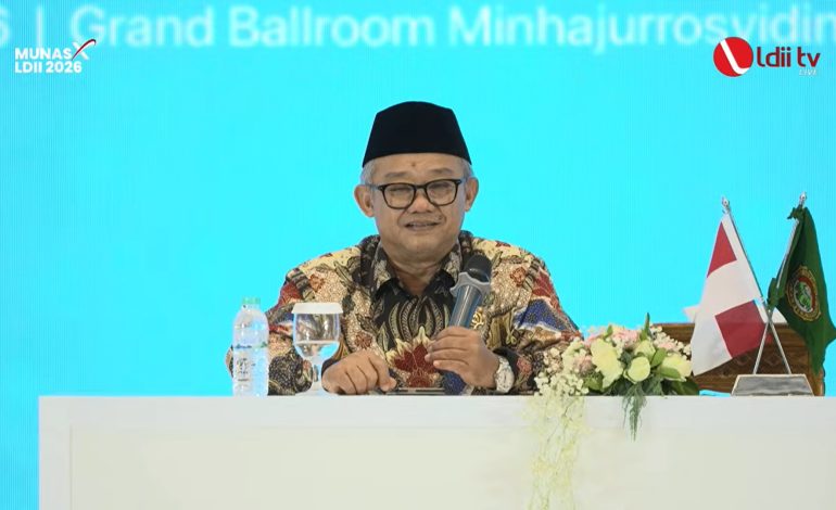 Menteri Pendidikan Dasar dan Menengah (Mendikdasmen) RI, Prof. Dr. Abdul Mu’ti, M.Ed, memberikan pembekalan dalam rangkaian Munas X LDII 2026