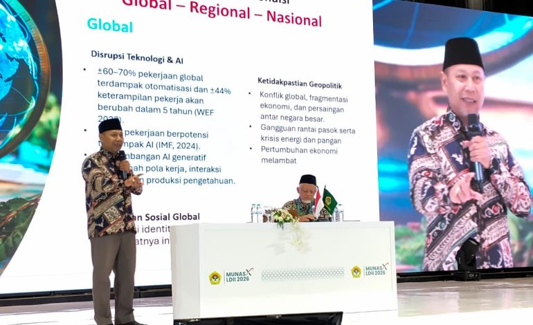Prof. Dr. Ir. Warsito, S.Si., M.T., Deputi Bidang Koordinasi Peningkatan Kualitas Pendidikan dan Transformasi Ekonomi Kemenko PMK RI dalam Munas X LDII 2026
