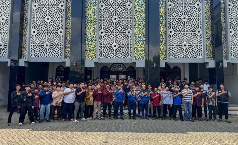 LDII Kota Kediri Gelar Pemaparan Dasar Pemadaman Api Bersama Petugas Damkar untuk Pemuda Masjid