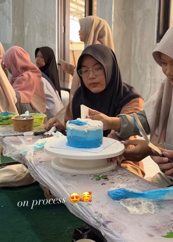 LDII Kota Kediri Gelar Fun Cake Art, Generus Putri Asah Kreativitas dan Skill Bisnis Menghias Kue