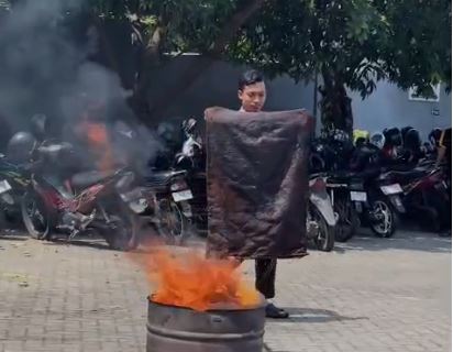 LDII Kota Kediri Gelar Pemaparan Dasar Pemadaman Api Bersama Petugas Damkar untuk Pemuda Masjid