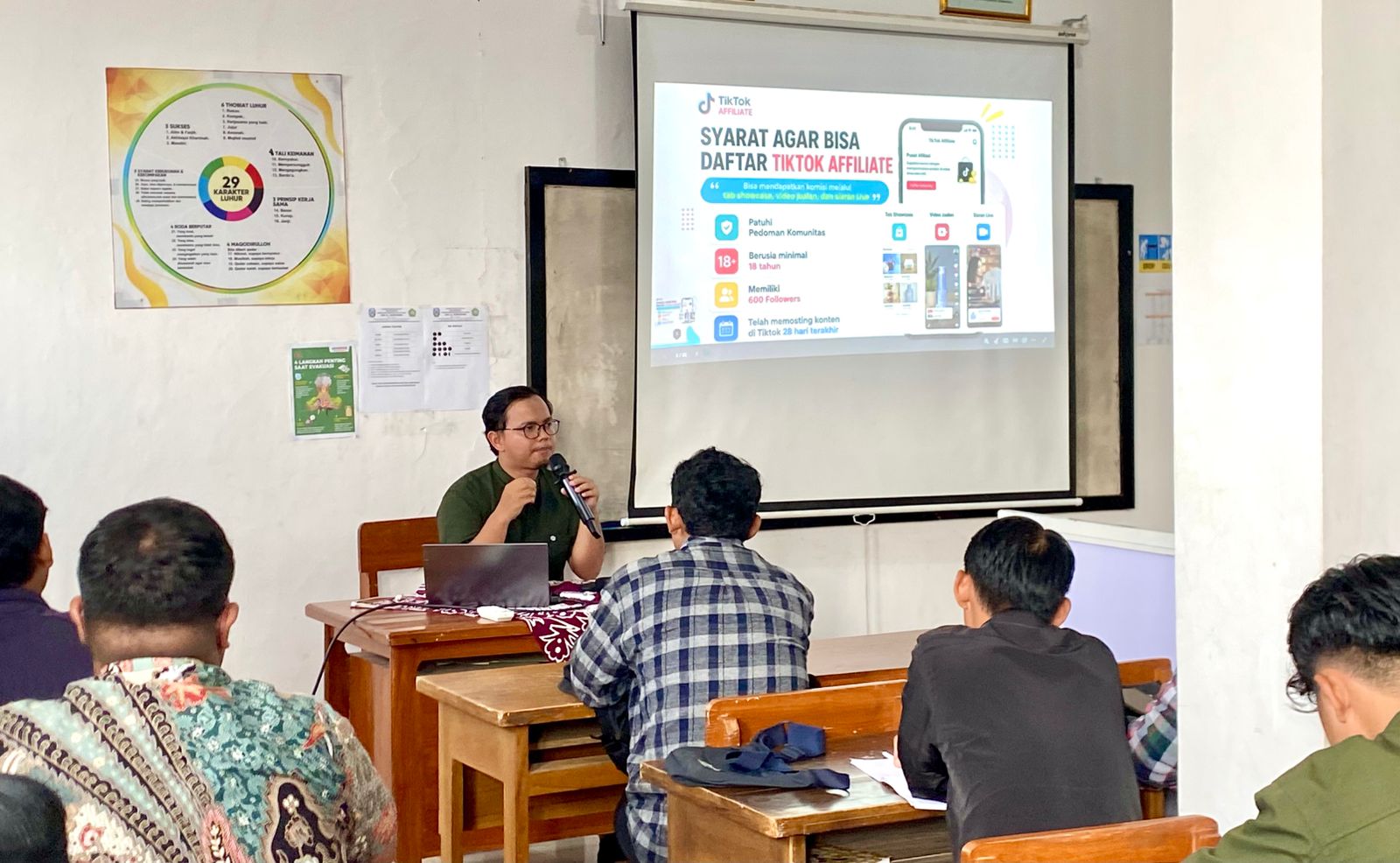 Dorong Generus Mandiri dan Kreatif di Era Digital, Pemuda LDII Kota Kediri Gelar Pelatihan TikTok Affiliate