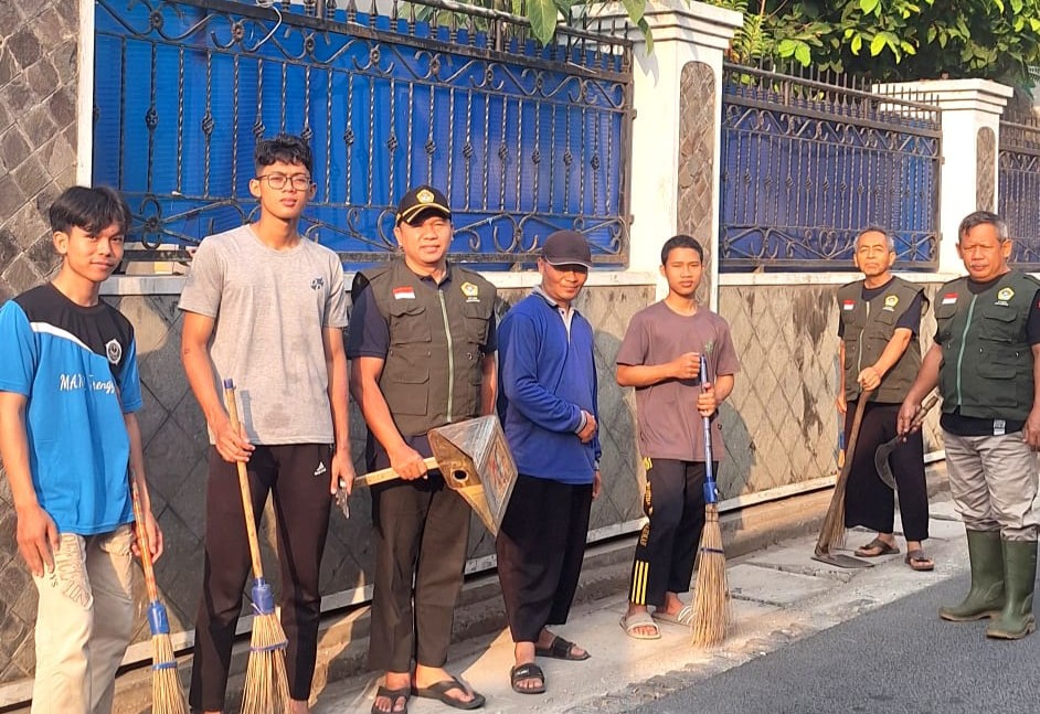 Jaga Semangat Kemerdekaan, PC LDII Mojoroto Gelar Kerja Bakti Nasional di Ponpes Nurul Hakim Al Fatah