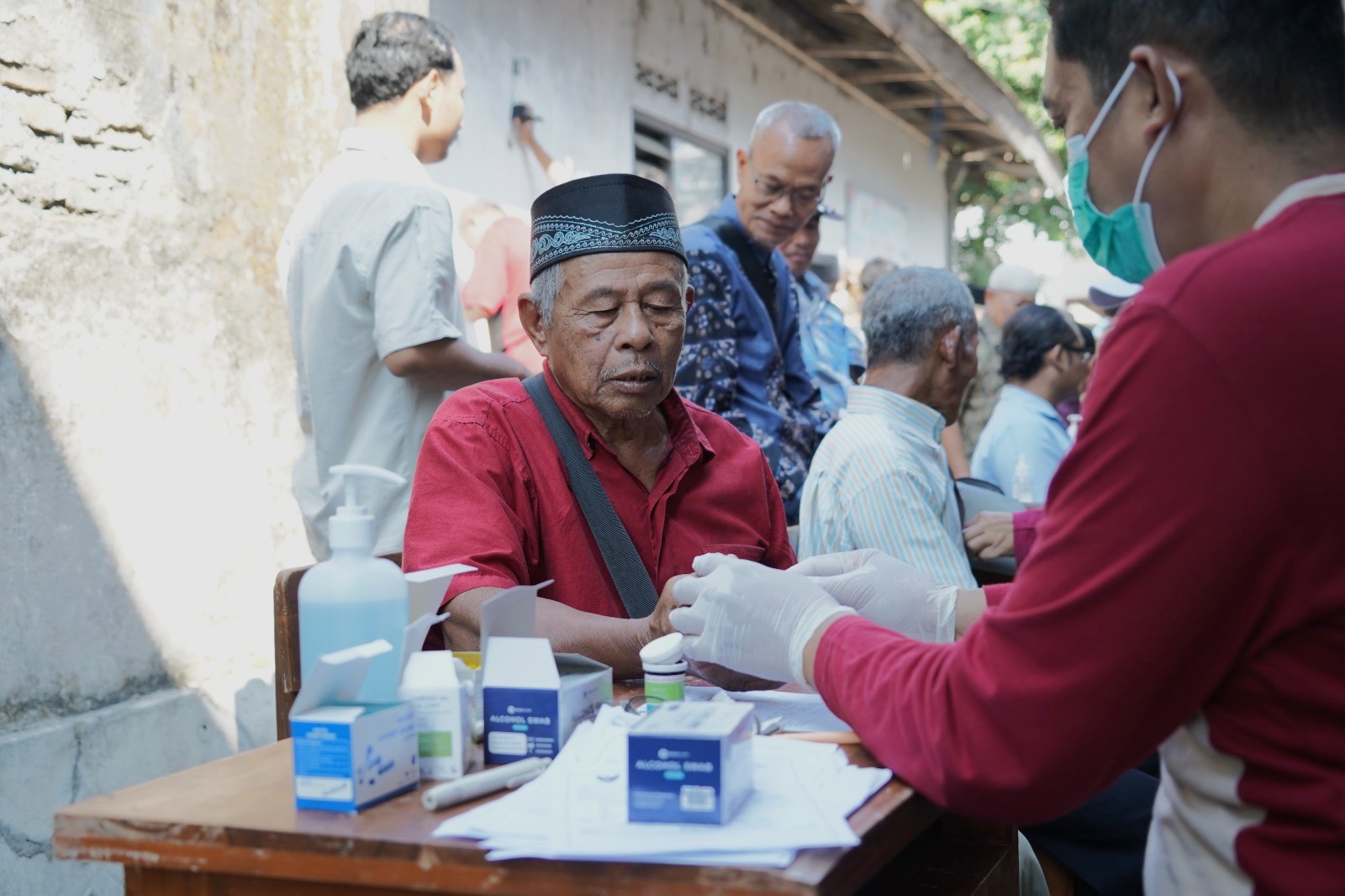 Jangkau 1.700 Warga, LDII Kota Kediri Gandeng Dinkes Gelar Cek Kesehatan Gratis Serentak di Tiga Titik Pesantren