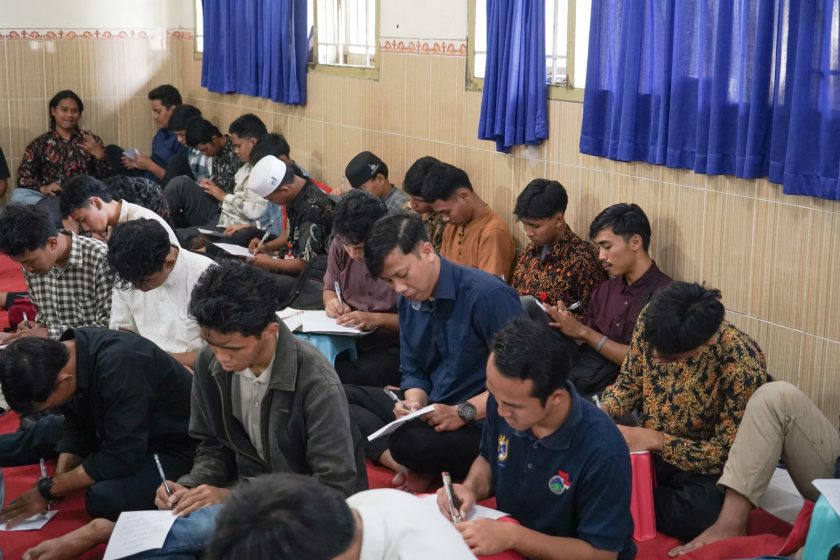 Para Peserta Pengajian Akbar Pemuda LDII Kota Kediri, di Pondok Pesantren Nurul Huda Al-Manshurin, Kota Kediri, Sabtu (27/9).