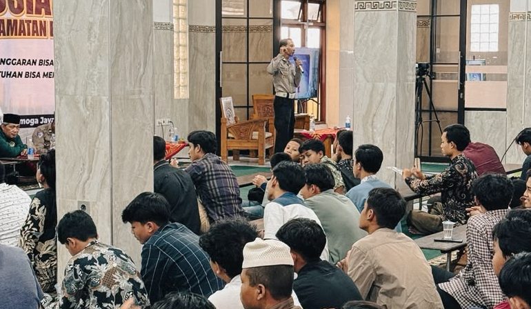Anggota Polisi Isi Kegiatan LDII